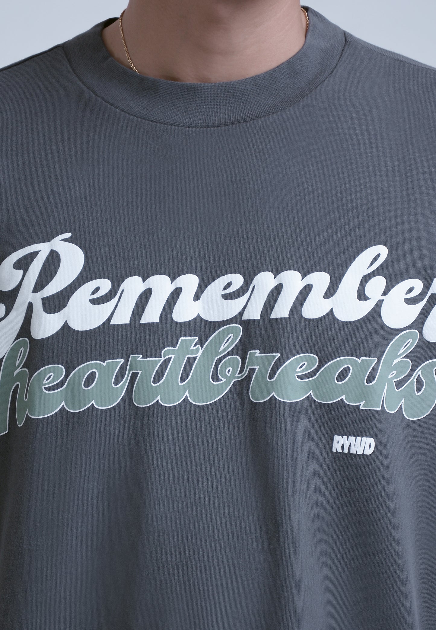 RYWD Remember Heartbreaks T-Shirt stone washed grau 2 unisex oversize streetwear