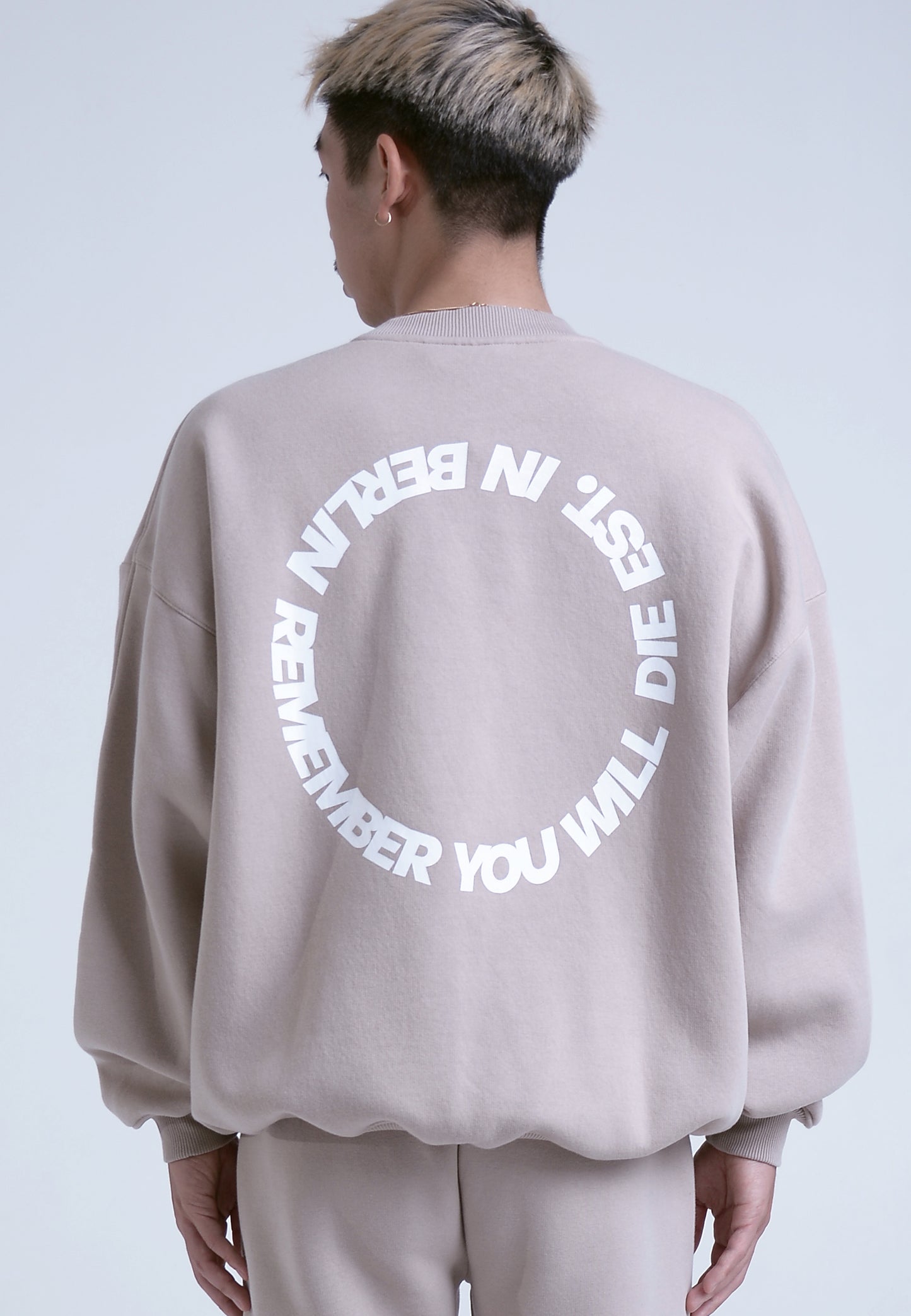 RYWD Circle Sweatshirt beige 4 unisex oversize streetwear